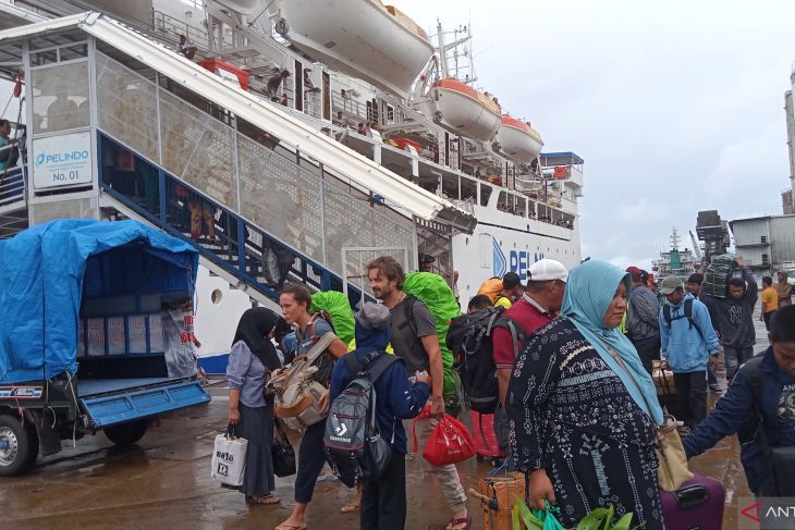 Pelindo Regional 3 Tingkatkan Layanan di Nataru 2025, Angkut 460 Ribu Penumpang dan 90 Ribu Kendaraan
