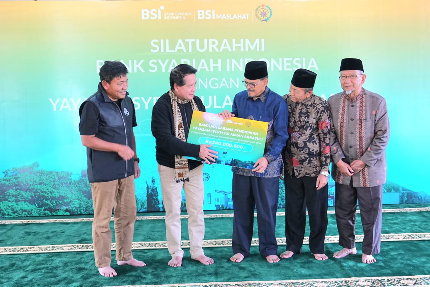 Safari Ramadhan BSI: Kepedulian untuk Pesantren dan Yatim di Bukittinggi