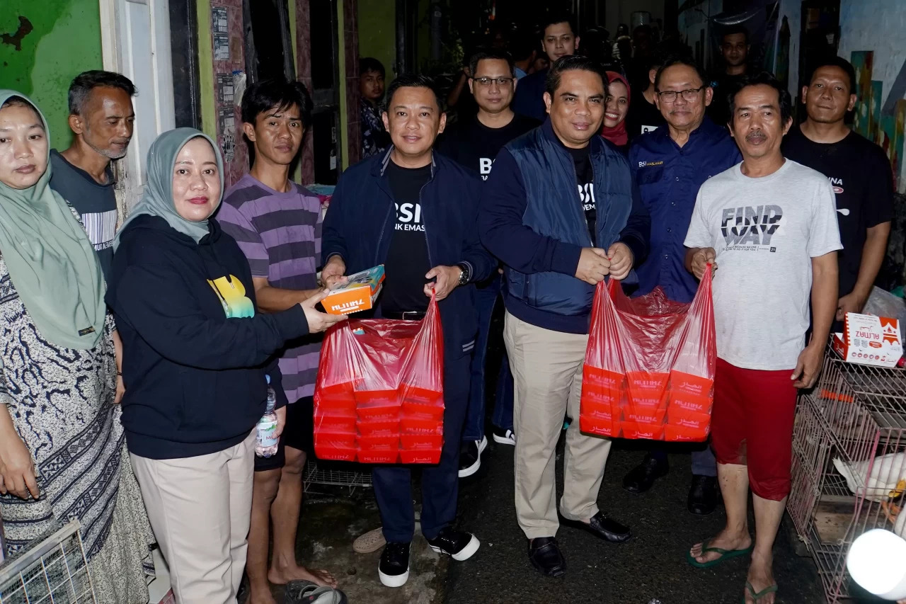 BSI Bersama Masyarakat: Berbagi Kepedulian untuk Korban Banjir dan Anak Yatim di Jabodetabek