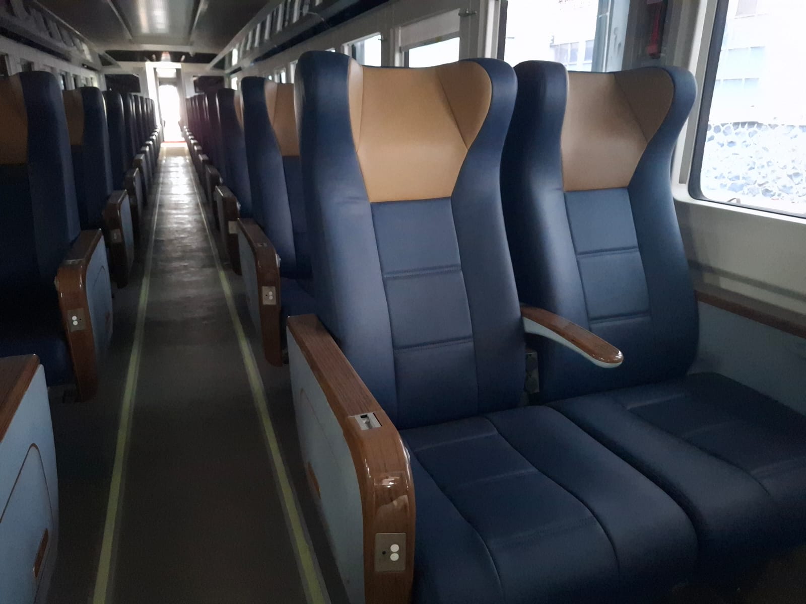 KA Madiun Jaya Tampil Lebih Modern dengan Kereta Eksekutif New Generation Modifikasi