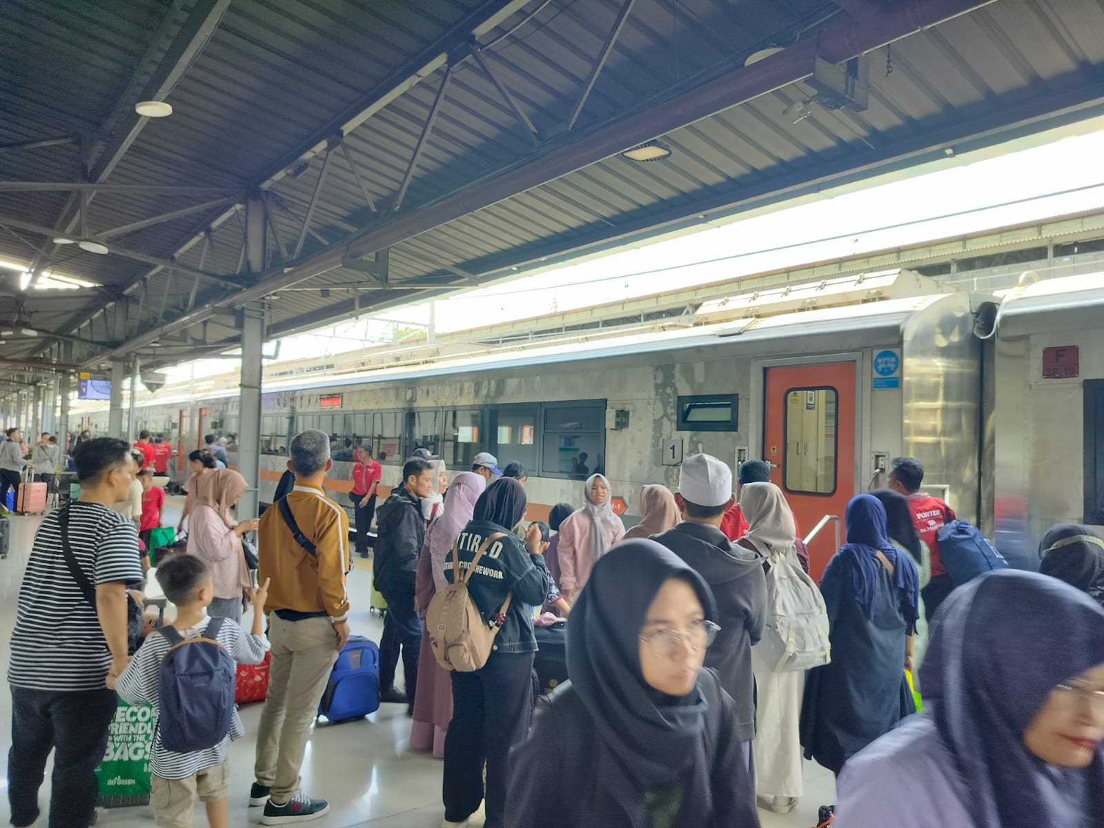 KAI Group Layani 10,6 Juta Penumpang Selama Mudik Lebaran 2025