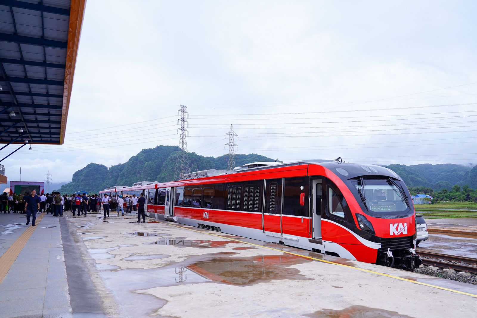 Dorong Transportasi Rendah Emisi, KAI Percepat Inovasi dan Sinergi Antarmoda