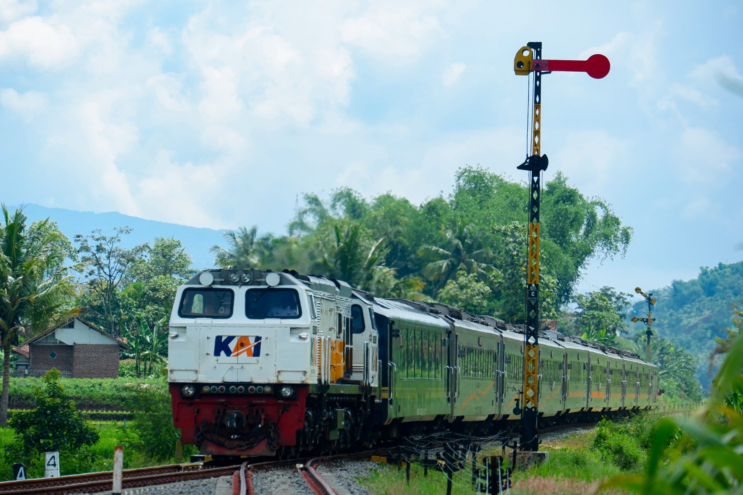 Pencapaian Positif KA Pangandaran dan Papandayan, KAI Perluas Akses Transportasi di Jawa Barat