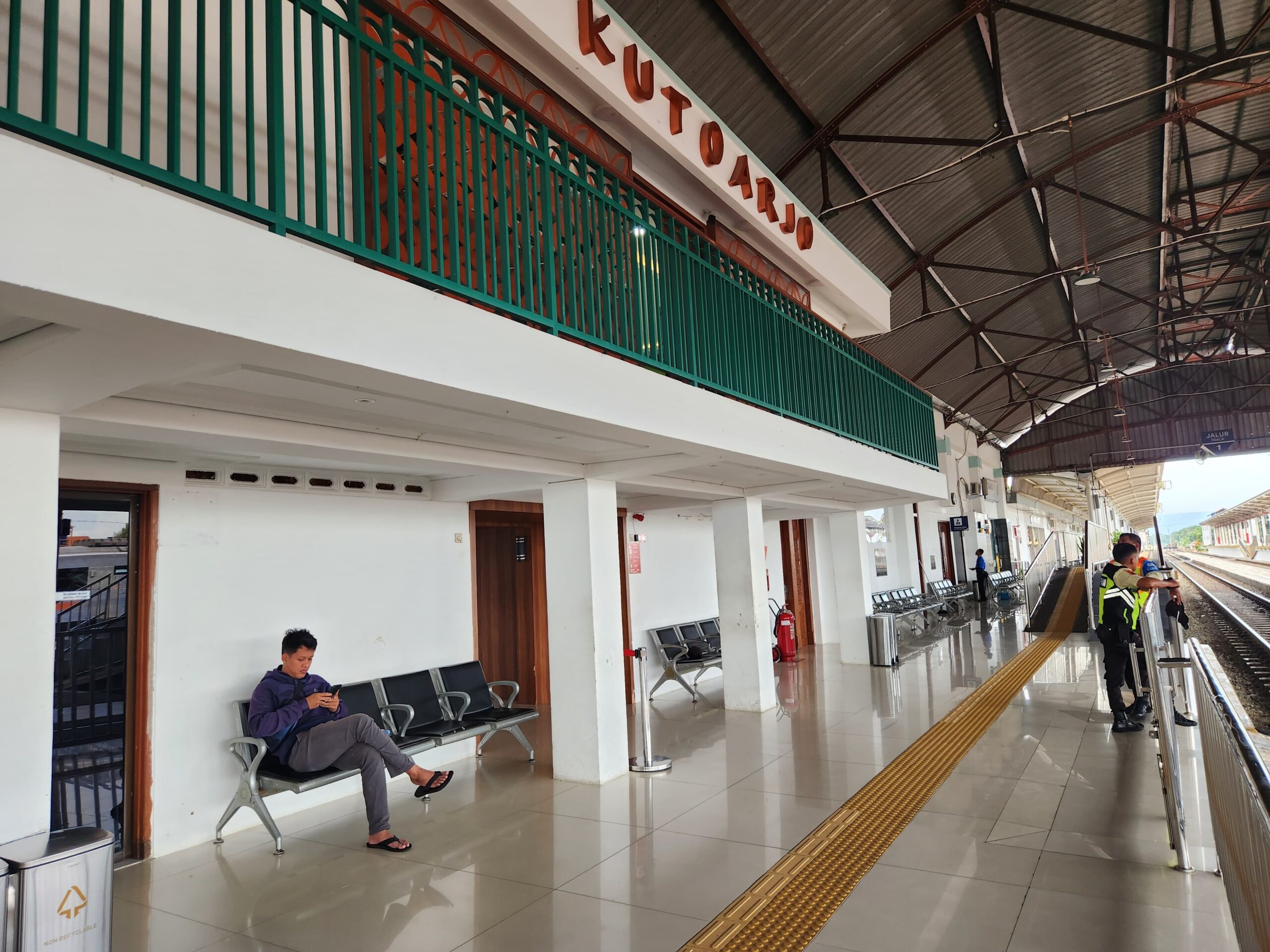 KAI Siapkan Kursi Tambahan untuk Antisipasi Lonjakan Penumpang Libur Yesus Kristus