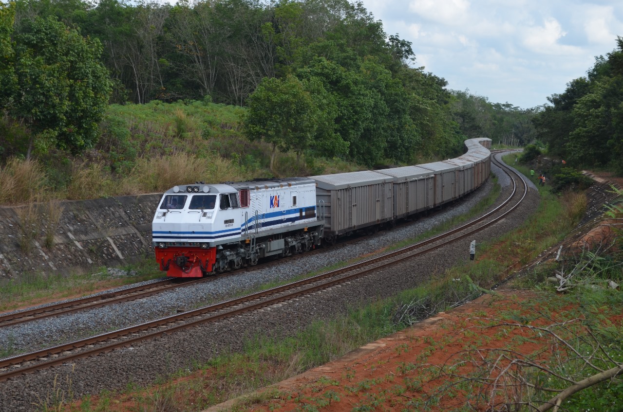 Lonjakan Distribusi Pupuk Lewat Kereta, KAI Perkuat Dukungan untuk Petani