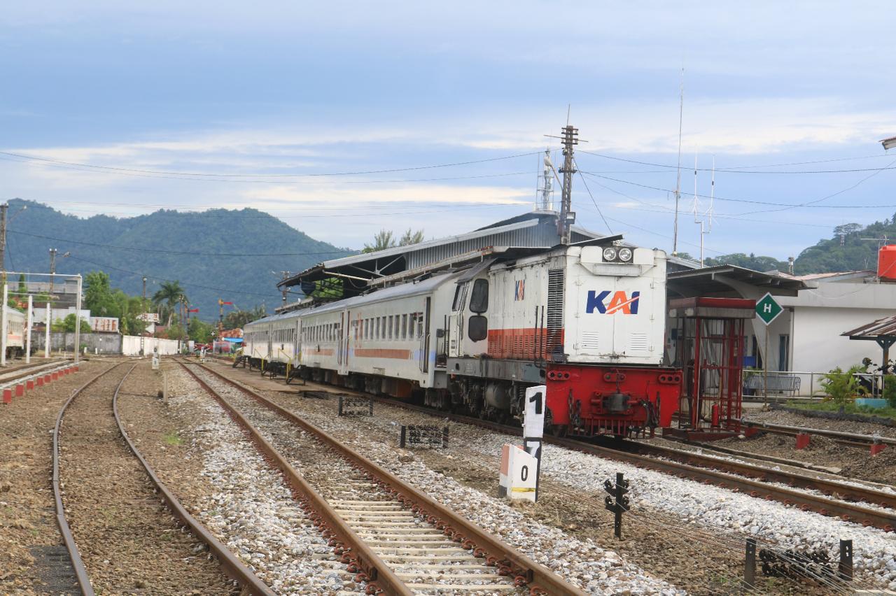 KA Pariaman Ekspres Jadi Andalan Warga Sumbar saat Long Weekend