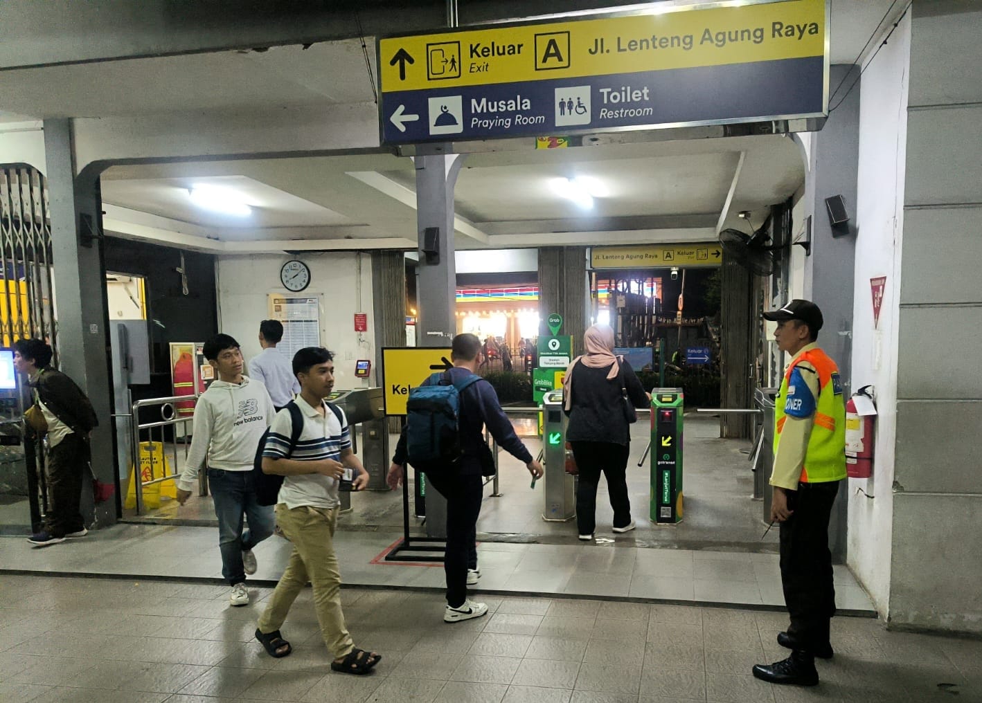KAI Uji Akses Baru di Stasiun Tanjung Barat, Sambungkan Langsung ke Hunian Vertikal