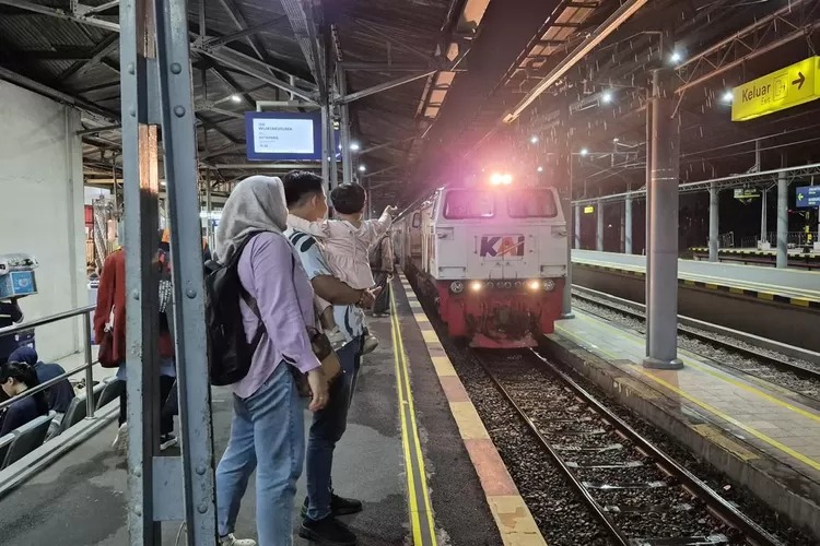 Waisak Jadi Faktor Utama Lonjakan Penumpang Kereta di Daop 6